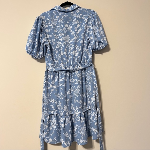 NEW [emma & michele] floral short sleeve button-up tie-front tiered dress - Picture 3 of 8